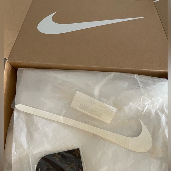 Nike - Louis Vuitton Air Force 1 Low “Virgil Abloh- Metallic Gold” Size 7.5 - Picture 7 of 12